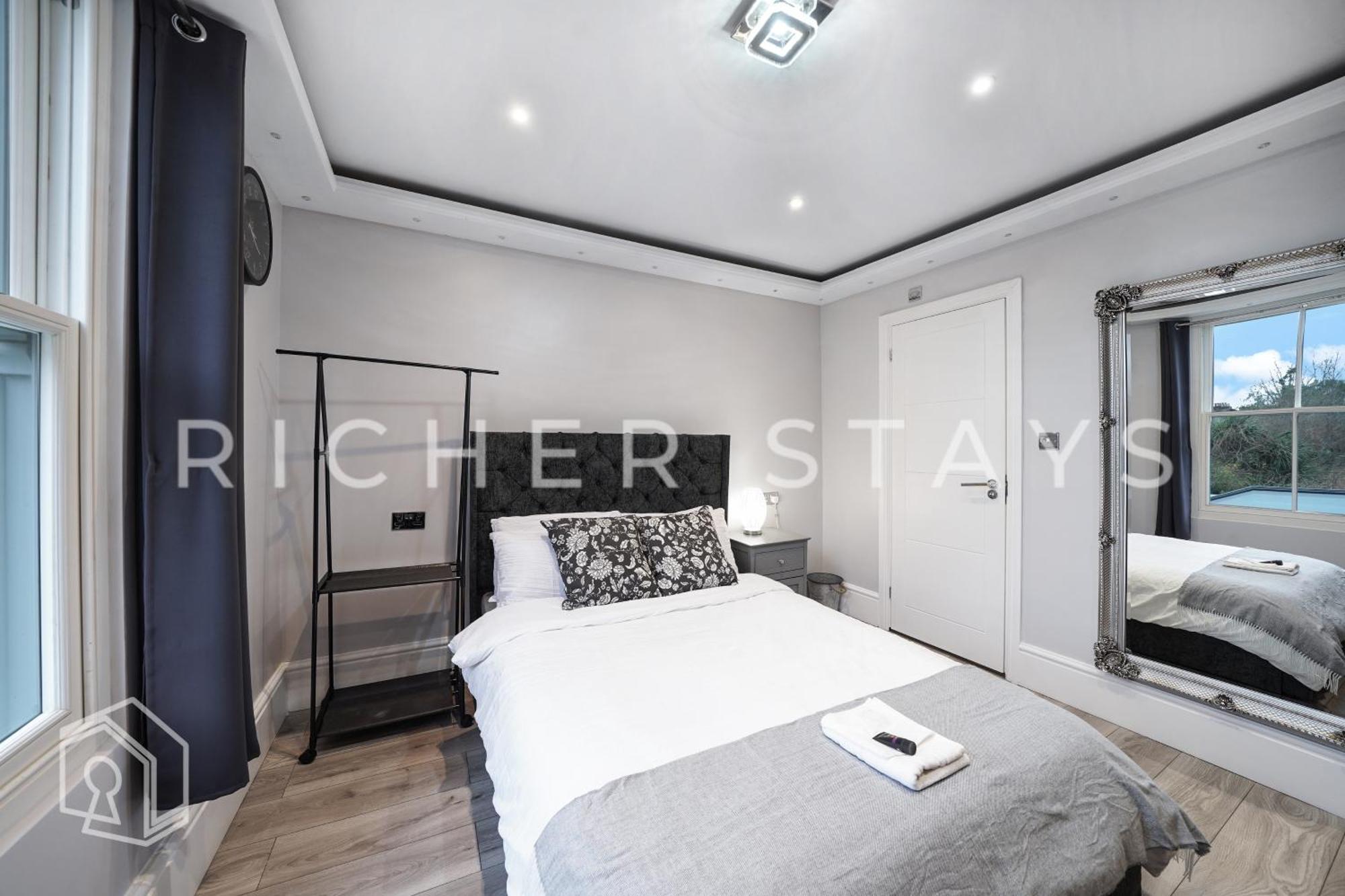 Hackney Suites - En-Suite Rooms & Amenities ロンドン エクステリア 写真